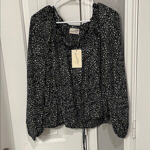 Universal Thread Black and White Speckled Blouse